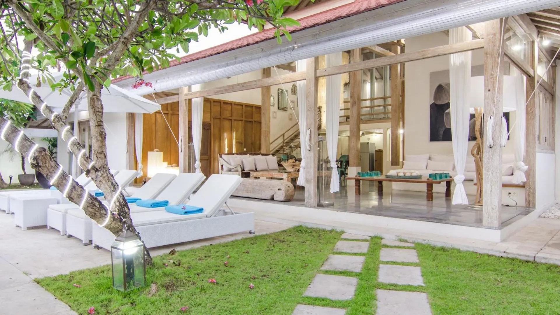 Luxurious&Spacious 4Br Villa In Seminyak Indonesia