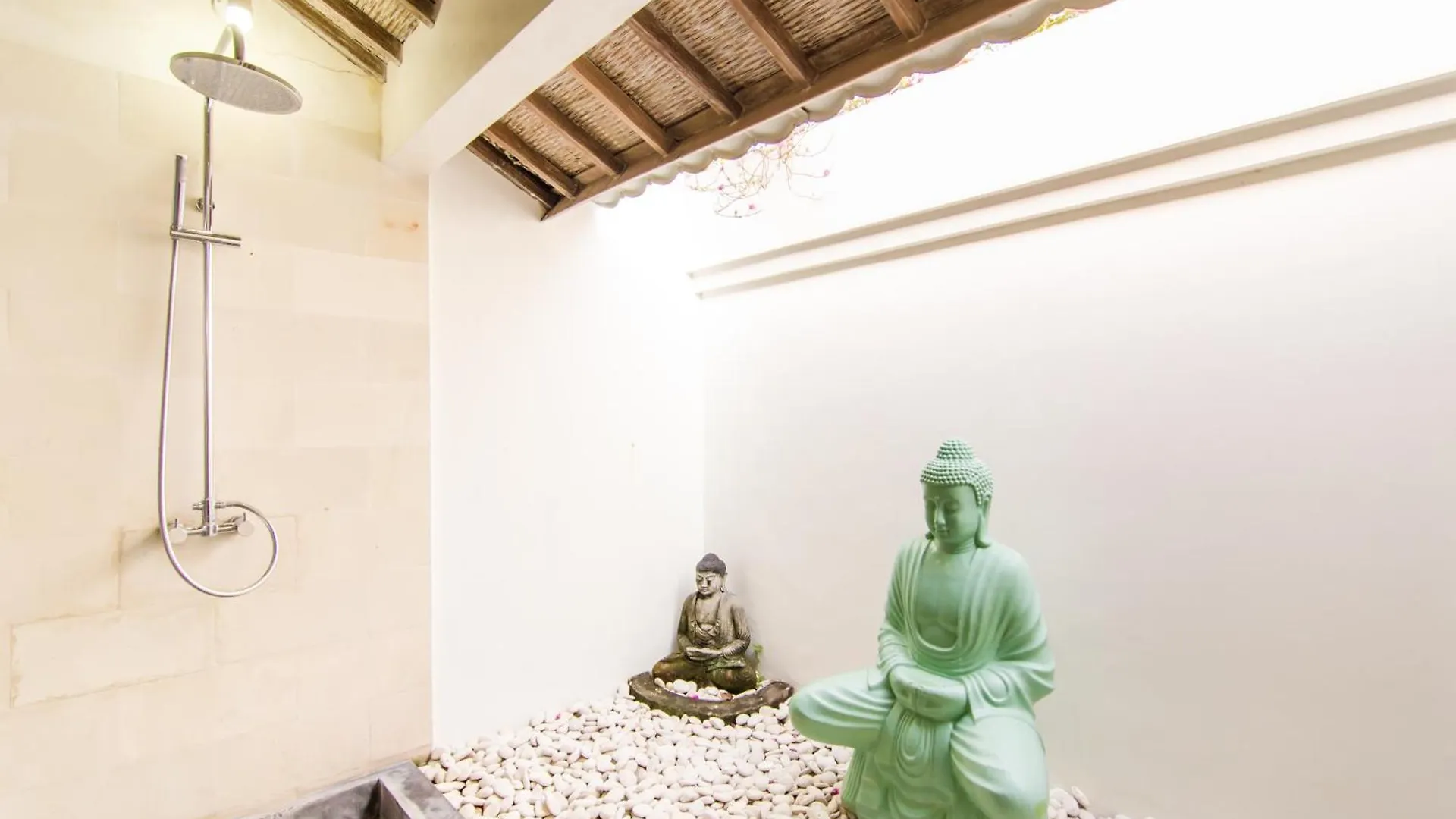 Luxurious&Spacious 4Br Villa In Seminyak Indonesia
