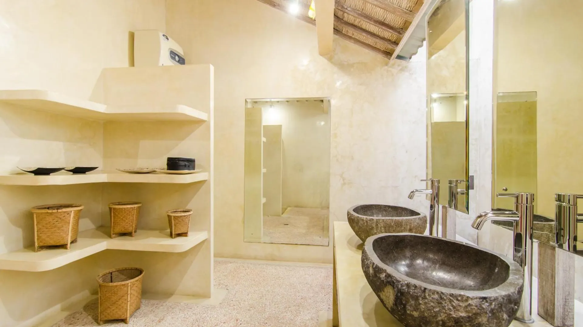 Luxurious&Spacious 4Br Villa In Seminyak