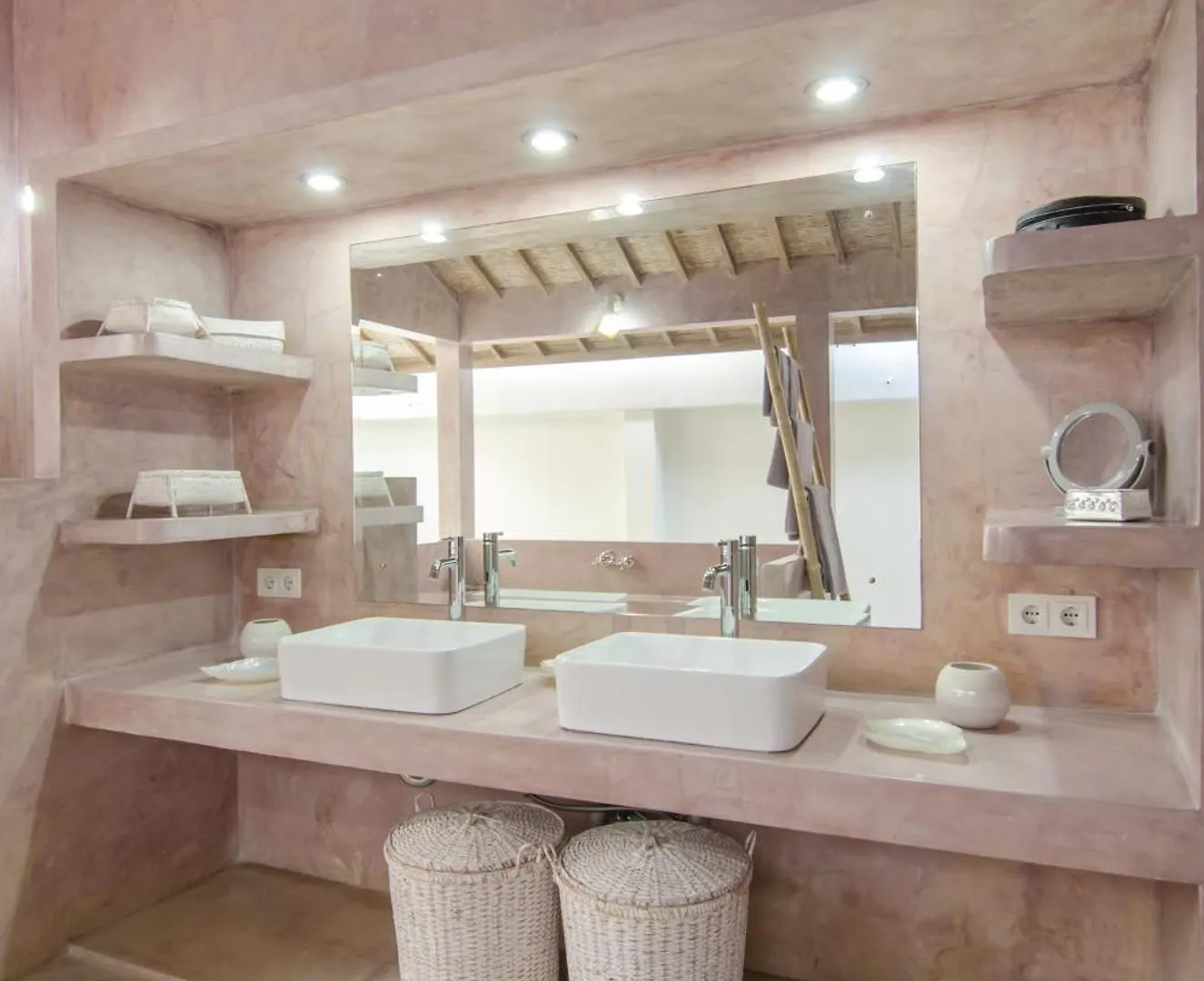 Luxurious&Spacious 4Br Villa In Seminyak