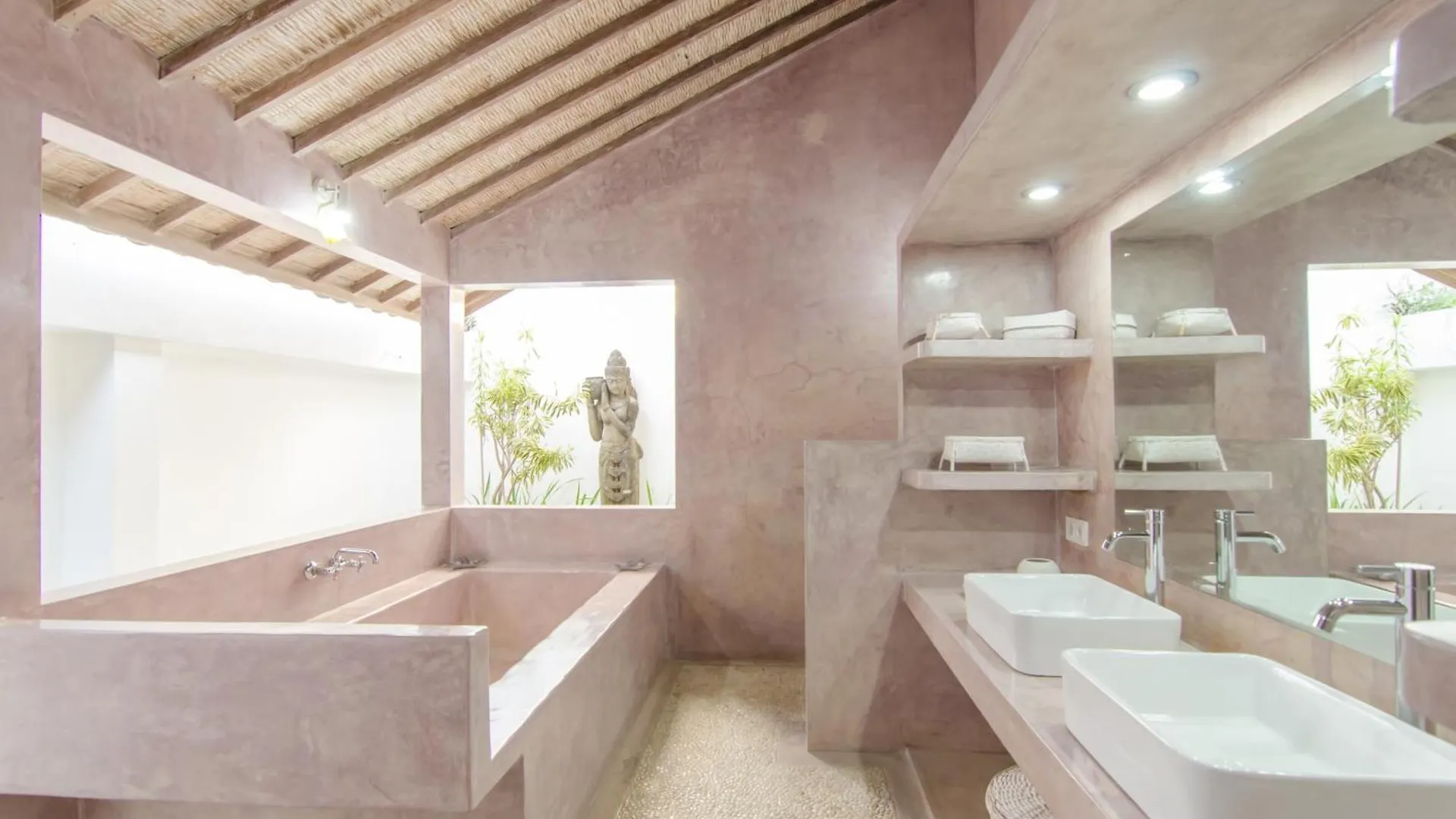 Luxurious&Spacious 4Br Villa In Seminyak  Seminyak (Bali)