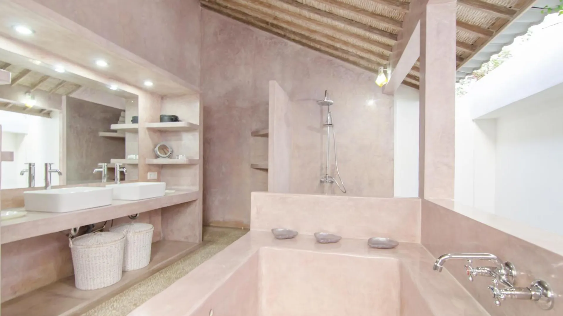 Luxurious&Spacious 4Br Villa In Seminyak